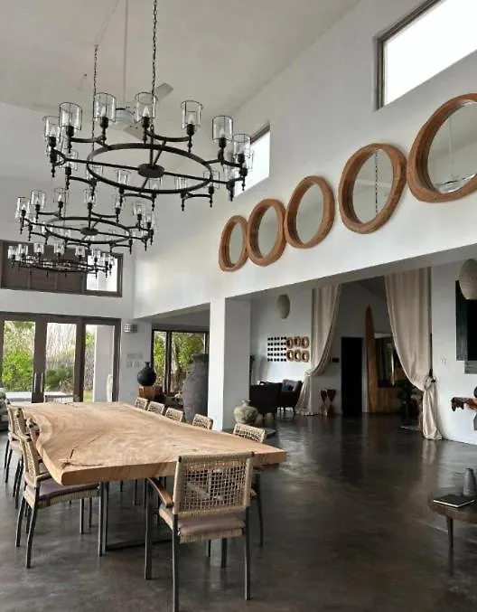 Cloud 11 Luxury Retreat 4Br Villa With Pool And Wifi Treasure Beach 0*,  Giamaica